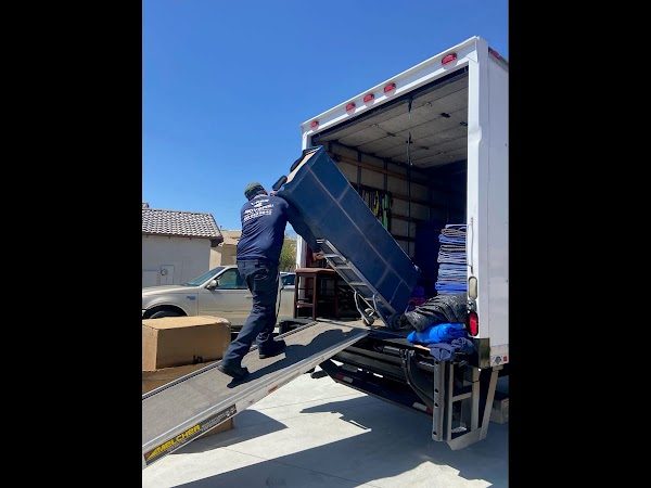 Less 4 Movers
